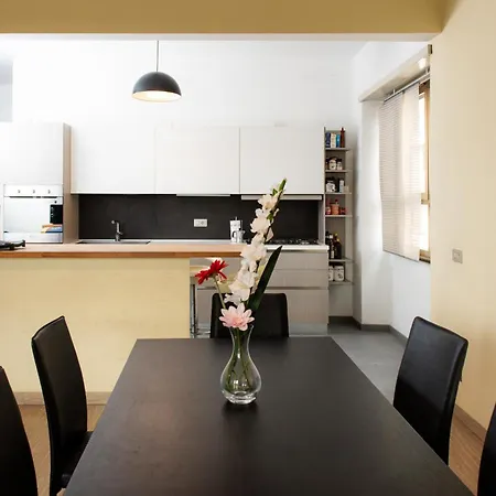 Luminoso E Ampio Laterani36 Appartement