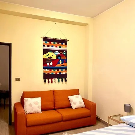 Apartment Laterani36 Elegante 3 Camere, Sopra Metro Porta Metronia Rome